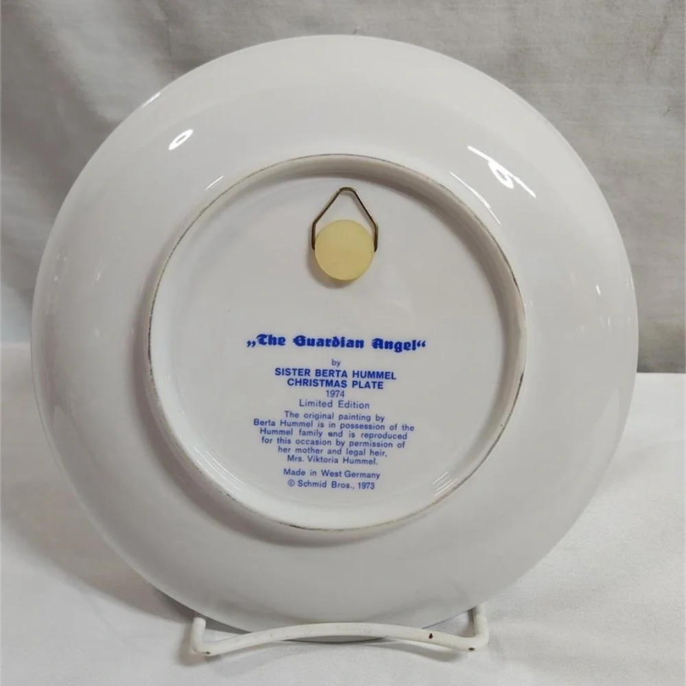Vintage Hummel Christmas Plate (1974)
